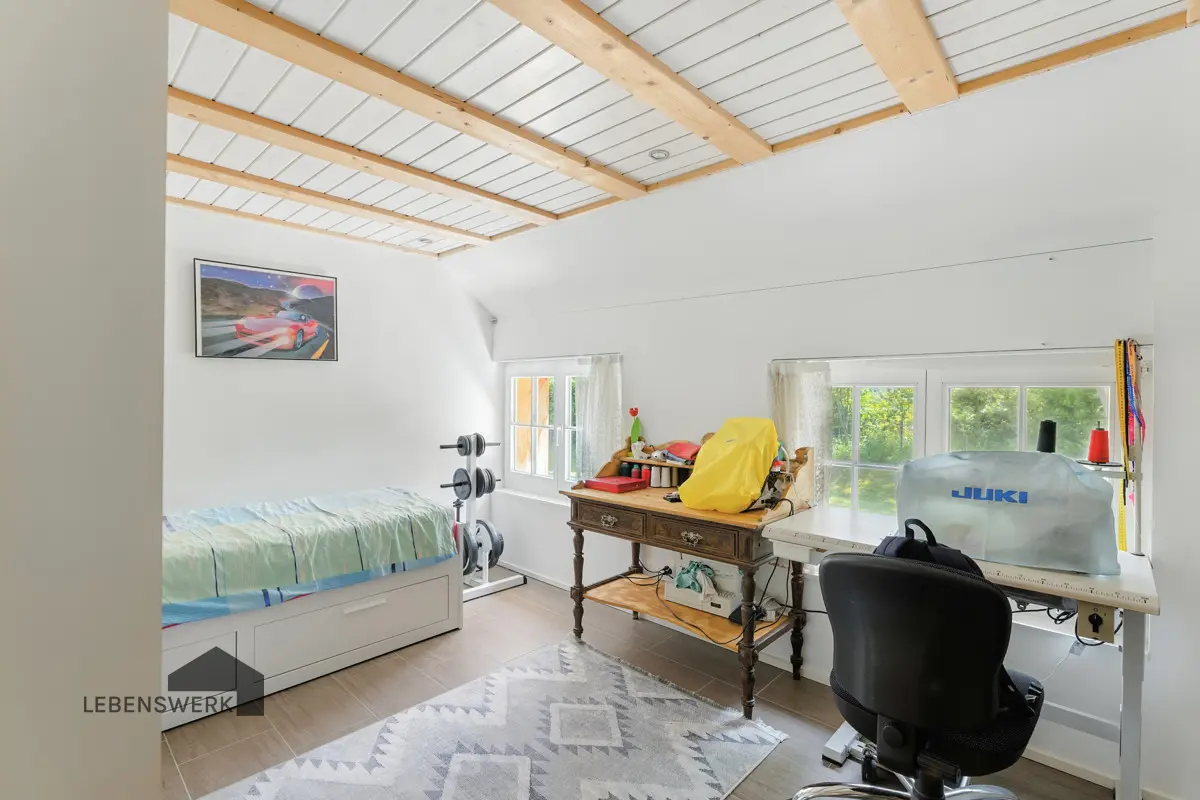 Büro und Hobbyzimmer im OG