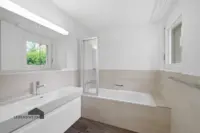 Grosszügiges Tageslichtbad