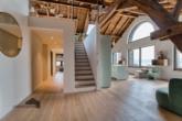 Lichtdurchfluteter Loftbereich mit Herrlichem Ausblick und Halbrundfenster - Exklusive Loftwohnung mit direktem Seezugang und Alpenkettenblick – Romanshorn TG