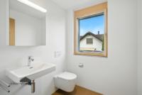 Helles Gäste WC mit Lavabo
