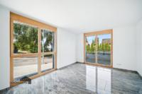 Zweites Schlafzimmer mit Zugang zur Terrasse