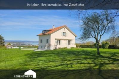 Wohnen am Sonnenhang – Stilvolles Haus mit Parkgrundstück und Bodenseeblick, 8280 Kreuzlingen, Einfamilienhaus