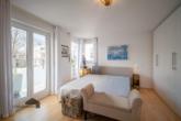 Freundliches Schlafzimmer - Exklusive 4.5-Zimmer-Attikawohnung mit grosser Terrasse nahe Bodensee, Konstanz (DE)