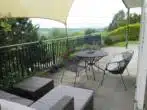 Südterrasse mit Sonnensegel - Helles Einfamilienhaus mit Alpenpanorama – Niederneunforn TG