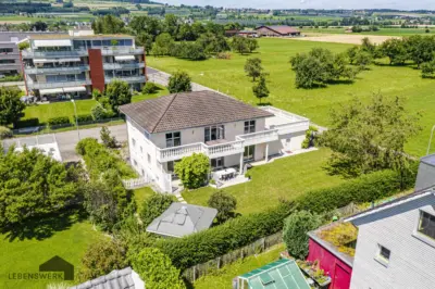Grosszügiges Einfamilienhaus mit separater Büroeinheit, Bürglen, Einfamilienhaus