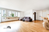 Grosszügiges und lichtdurchflutetes Wohnzimmer - Gemütliche 4.5-Zimmer-Gartenwohnung – Bottighofen TG