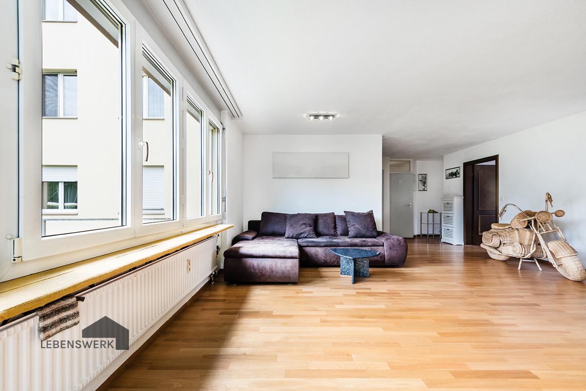Wohnzimmer - Fensterfront Richtung Süden