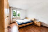 Hauptschlafzimmer - Richtung Norden - Gemütliche 4.5-Zimmer-Gartenwohnung – Bottighofen TG