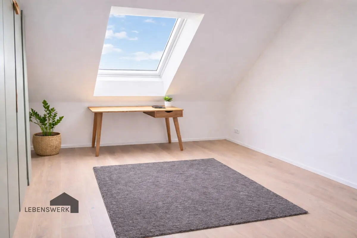 Helles Homeoffice oder Kinderschlafzimmer