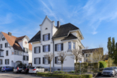 Objektansicht - West - Moderne trifft klassischen Stil – Zweifamilienhaus für vielseitige Nutzung (Wohnen/Gewerbe)