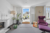 Maisonette-Wohnung: Wohnbereich mit direktem Terrassenzugang - Moderne trifft klassischen Stil – Zweifamilienhaus für vielseitige Nutzung (Wohnen/Gewerbe)