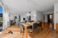 Lichtdurchfluteter Wohn-/Essbereich