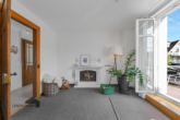 Cheminée für gemütliche Stunden - Moderne trifft klassischen Stil – Zweifamilienhaus für vielseitige Nutzung (Wohnen/Gewerbe)
