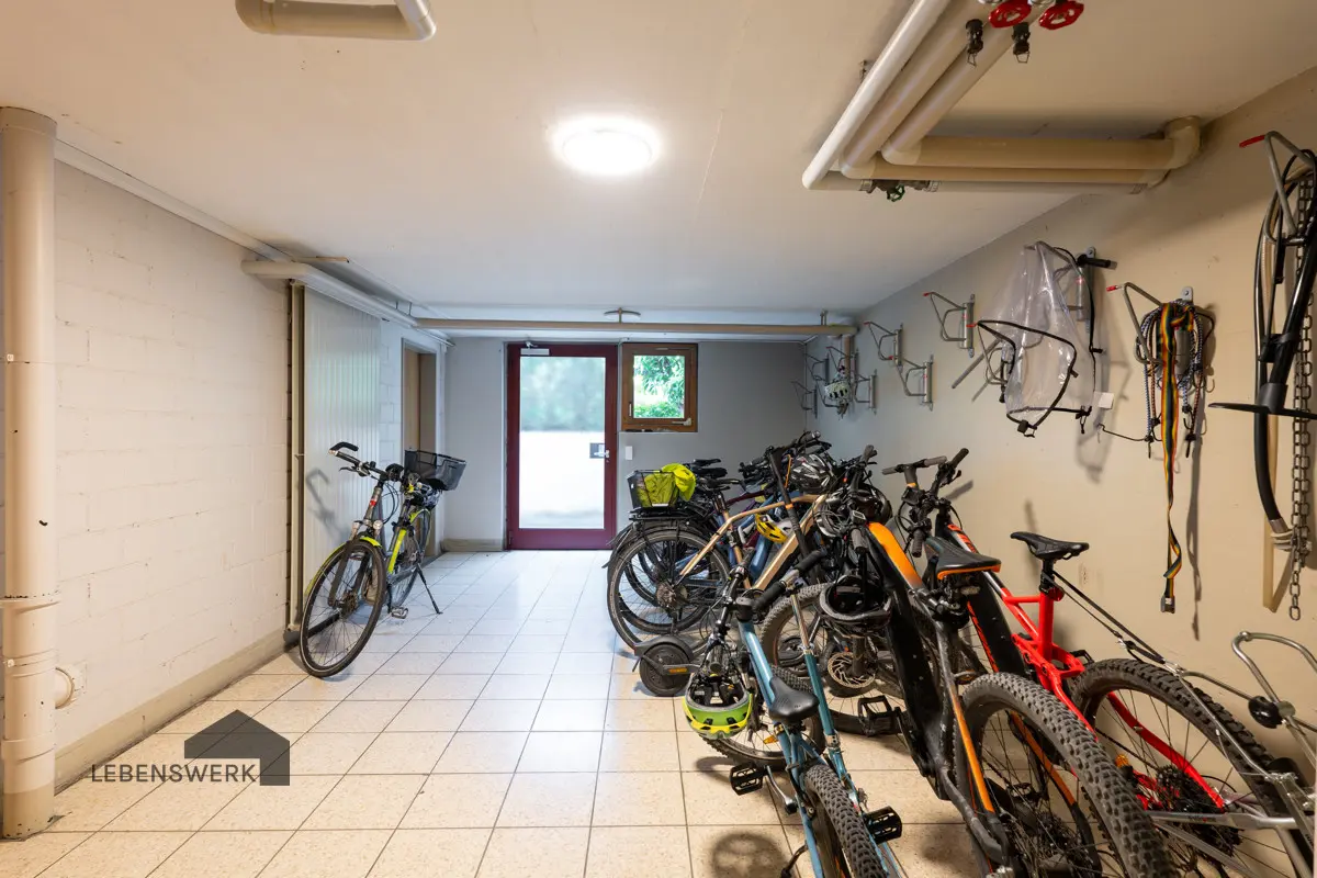 Velokeller mit ausreichend Platz