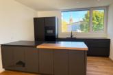 Moderne Küche mit viel Tageslicht - Wo Kinder lachen und Eltern ankommen. Ein Zuhause mit Maisonette-Charakter. Natürlich in Altnau!