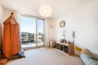 Schlafzimmer mit Terrassenzugang - Richtung West
