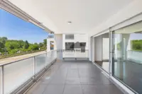 Gedeckter Balkon für entspannte Stunden