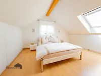 Charmantes Hauptschlafzimmer