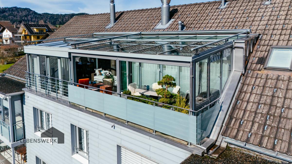 Herrliche Aussenterrasse mit Weitblick