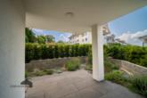 Terrasse mit Garten - Exklusives Wohnen am Arenenberg – Design trifft Lebensqualität