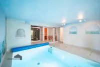 Sauna, Pool, WC, Dusche im UG