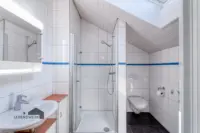 Duschbad im Dachgeschoss