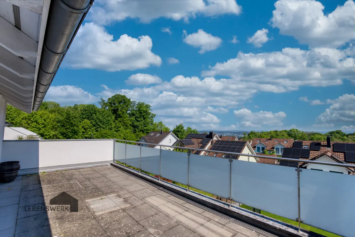 Balkon im Obergeschoss mit Weitsicht