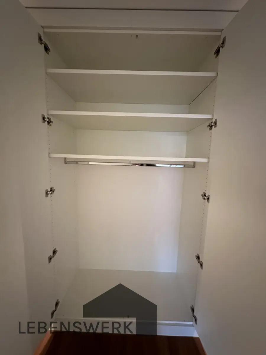 ...Und Einbauschrank