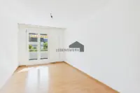 Gelangen Sie direkt von dem Zimmer aus auf den Balkon.