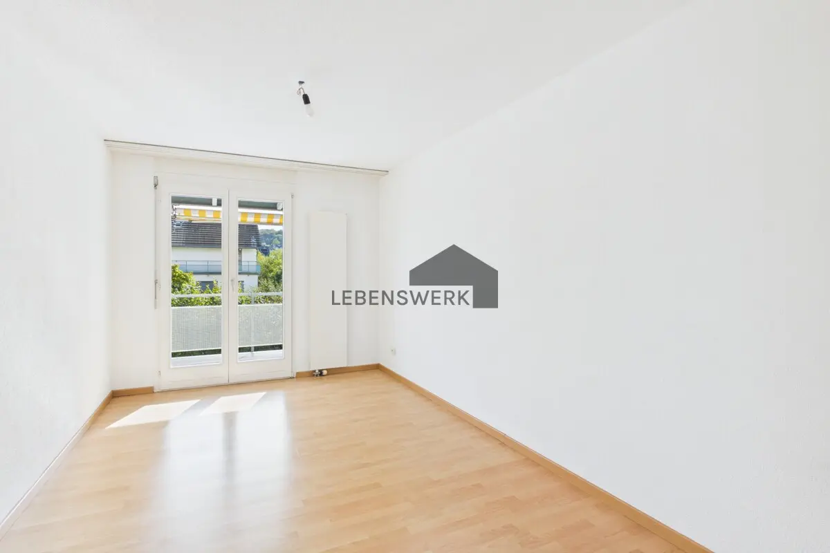 Gelangen Sie direkt von dem Zimmer aus auf den Balkon.