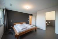 Elternschlafzimmer mit eigenem Bad en-suite