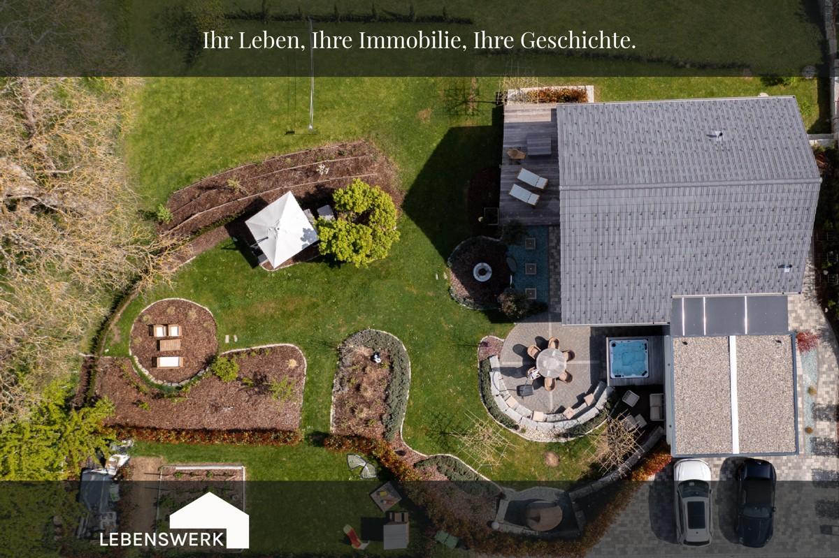 Attraktives Einfamilienhaus mit wunderschönem Garten