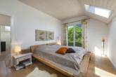 Schlafzimmer - Helles Einfamilienhaus mit Alpenpanorama – Bezirk Frauenfeld