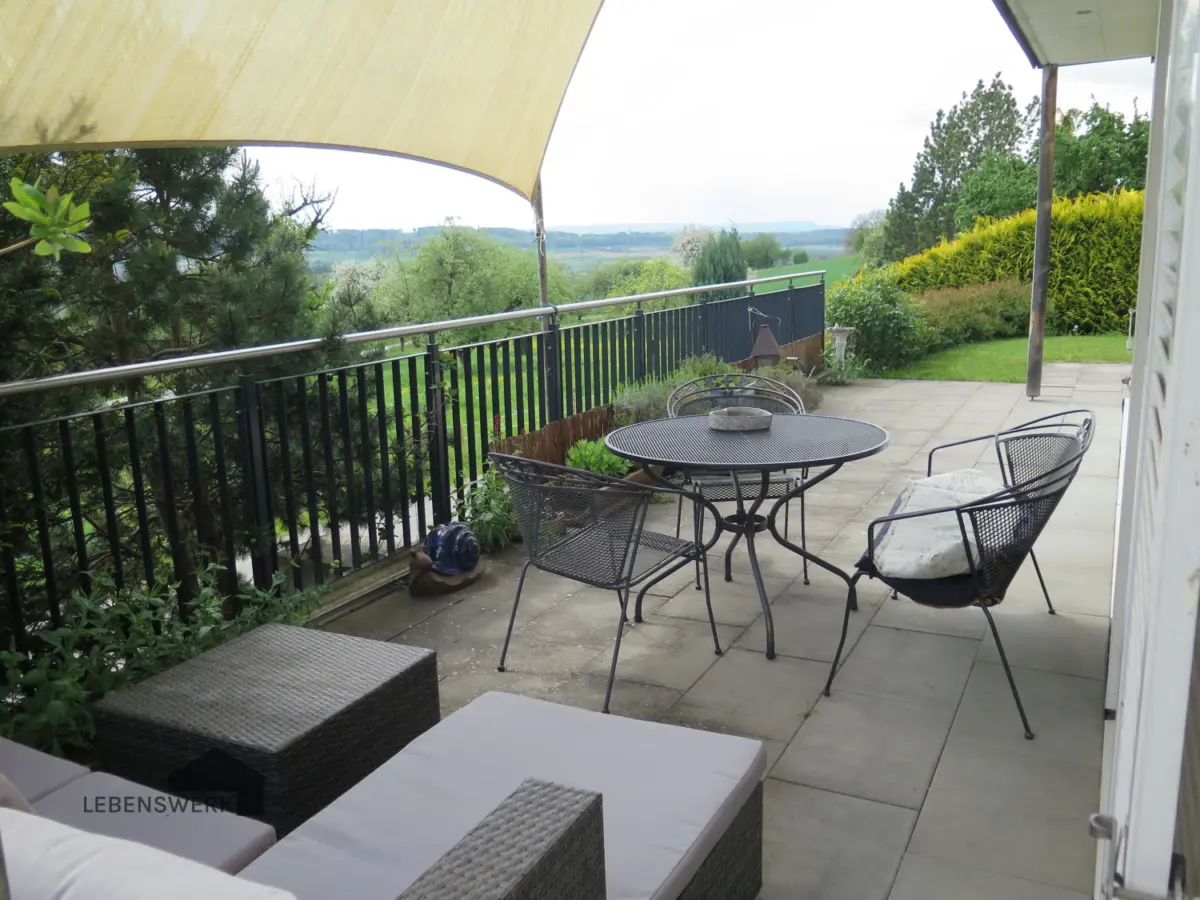 Südterrasse mit Sonnensegel