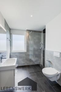 Büro 02 - Badezimmer