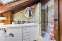 weiteres Duschbad
