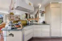 Kochen mit Blick zu Ihren Gästen