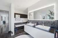 Offenes En-suite Bad