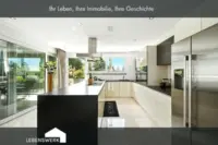 Designküche mit Ausblick ins Grüne