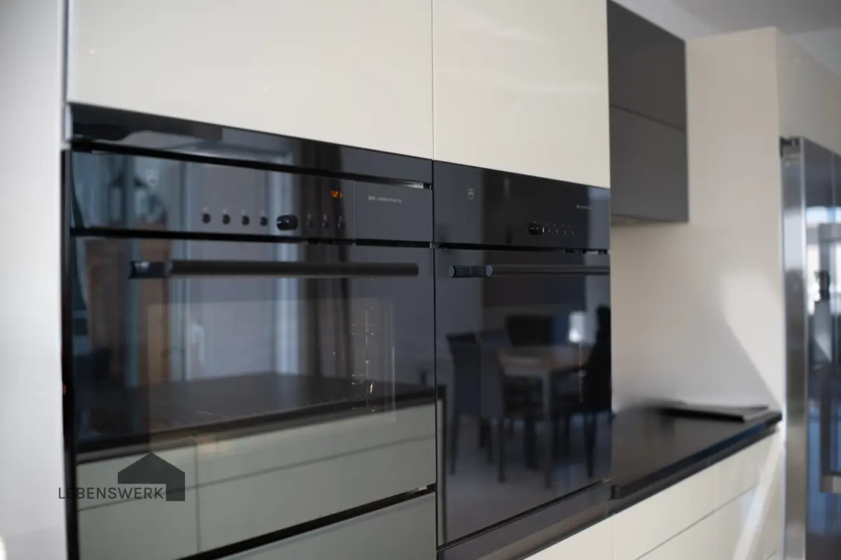 Moderne Küchengeräte von Miele und V-Zug