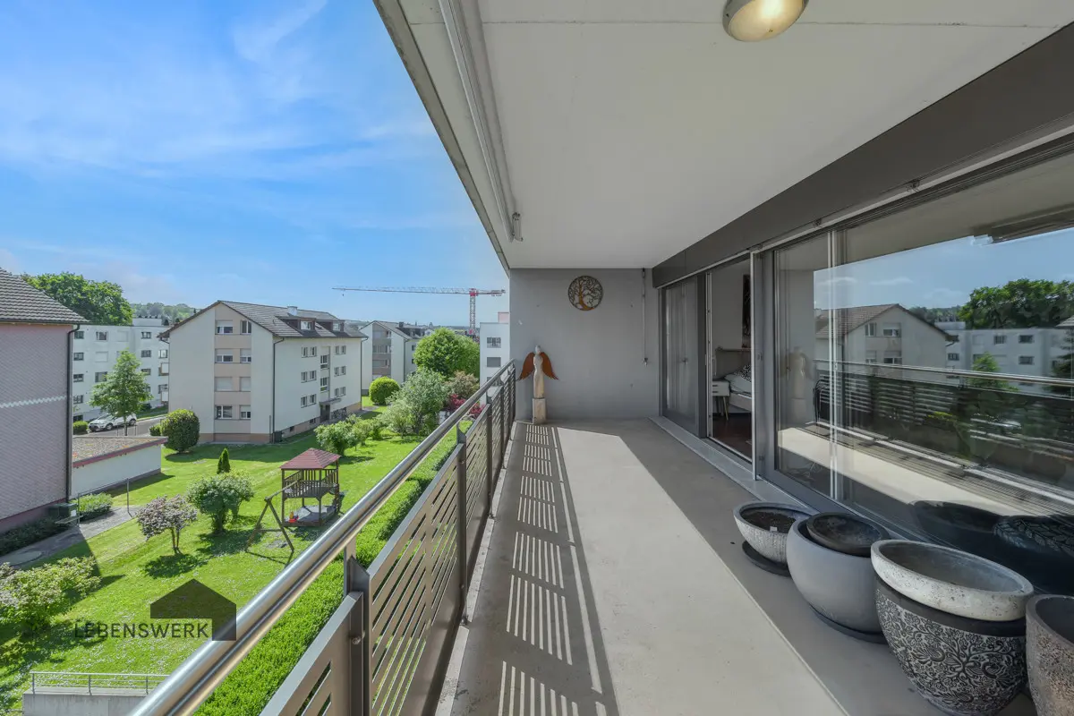 Grosser Balkon mit Weitblick