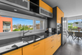Auch während dem Kochen können Sie die Weitsicht geniessen - Moderne 4.5-Zimmer-Wohnung in Seenähe – Kreuzlingen TG