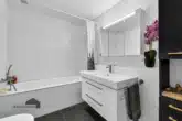 Badezimmer mit Badewanne ... - Gartenwohnung Für Naturliebhaber – Bezirk Frauenfeld TG