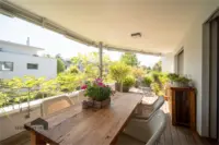 Grosszügige Südterrasse