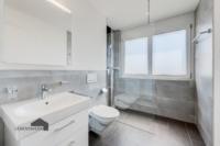Badezimmer mit Dusche