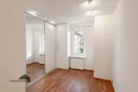 Viel Platz durch viele Einbauschränke im OG