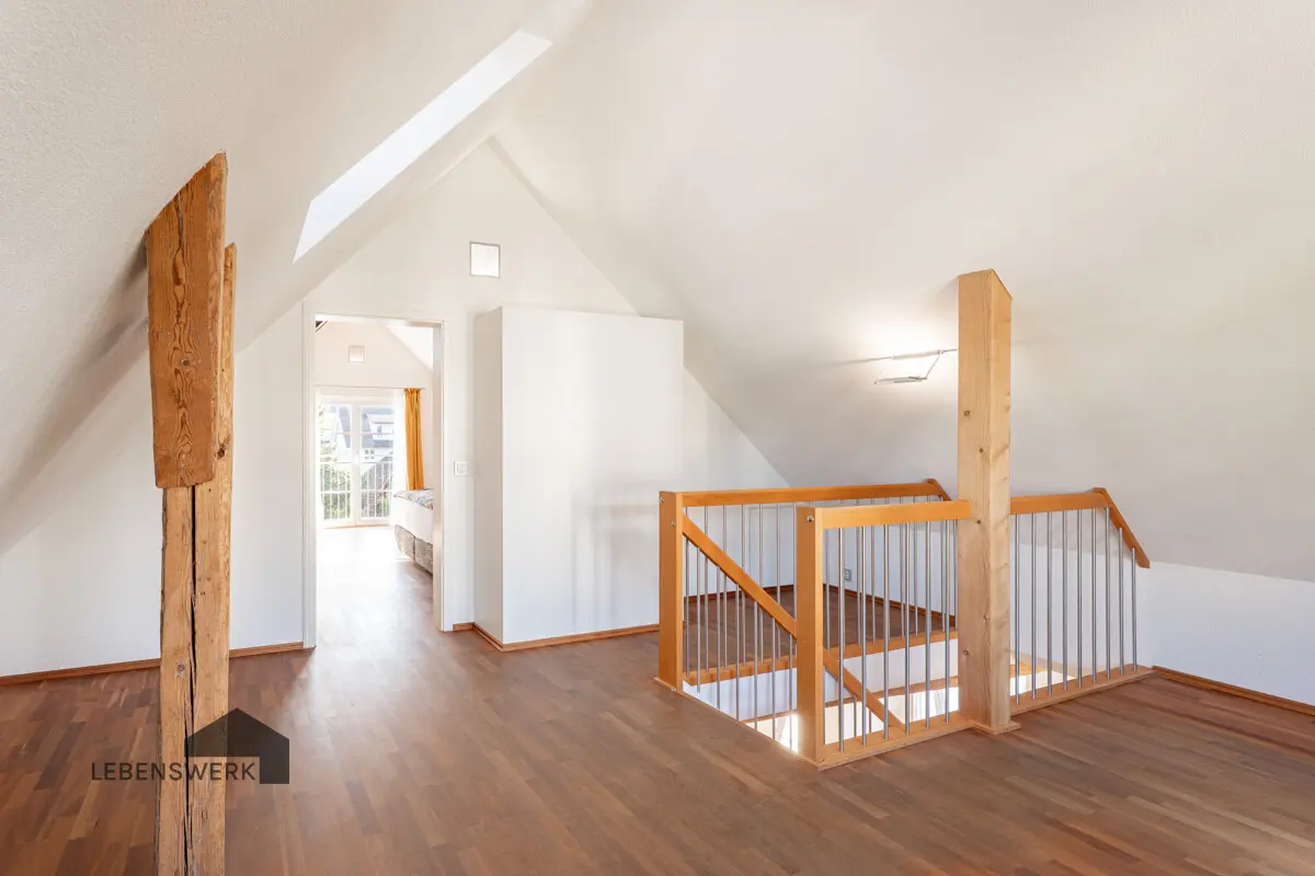Dachgeschoss mit hohen Decken