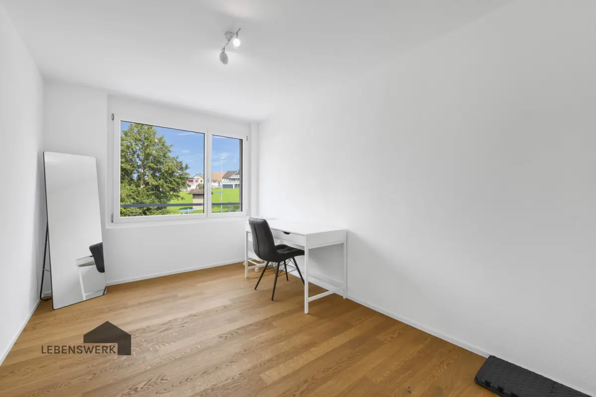 Zweites Schlaf- oder Arbeitszimmer