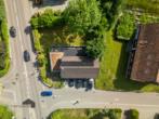 Vogelperspektive - Modernisiertes Einfamilienhaus mit historischem Ursprung – viel Platz im Herzen von Kreuzlingen