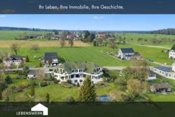 Landhausvilla mit parkähnlichem Garten – Exklusives Wohnen im Dorfkern, Langrickenbach TG, 8585 Langrickenbach, Zweifamilienhaus